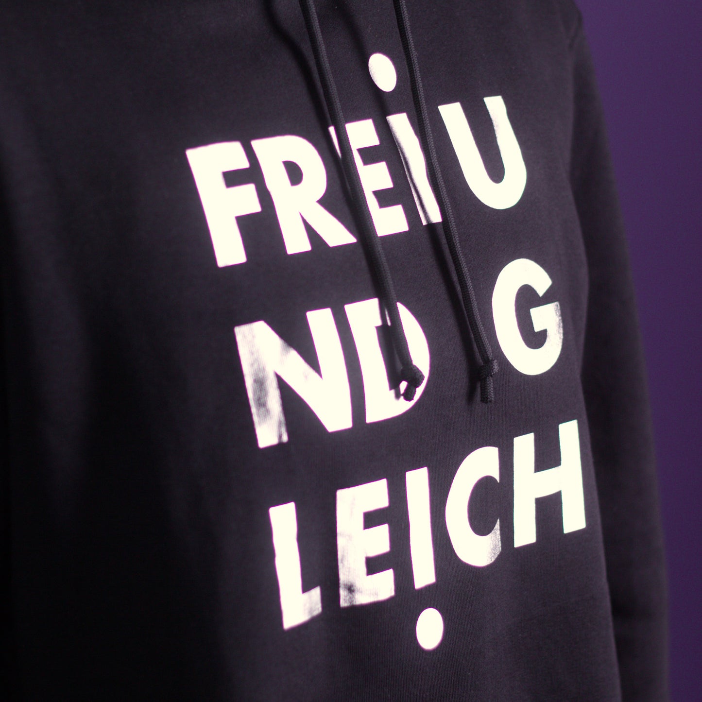 Hoodie "Frei und Gleich" aus Bio-Baumwolle und recyceltem Polyester