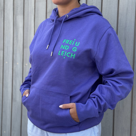 Hoodie "Frei und Gleich" aus Bio-Baumwolle in lila