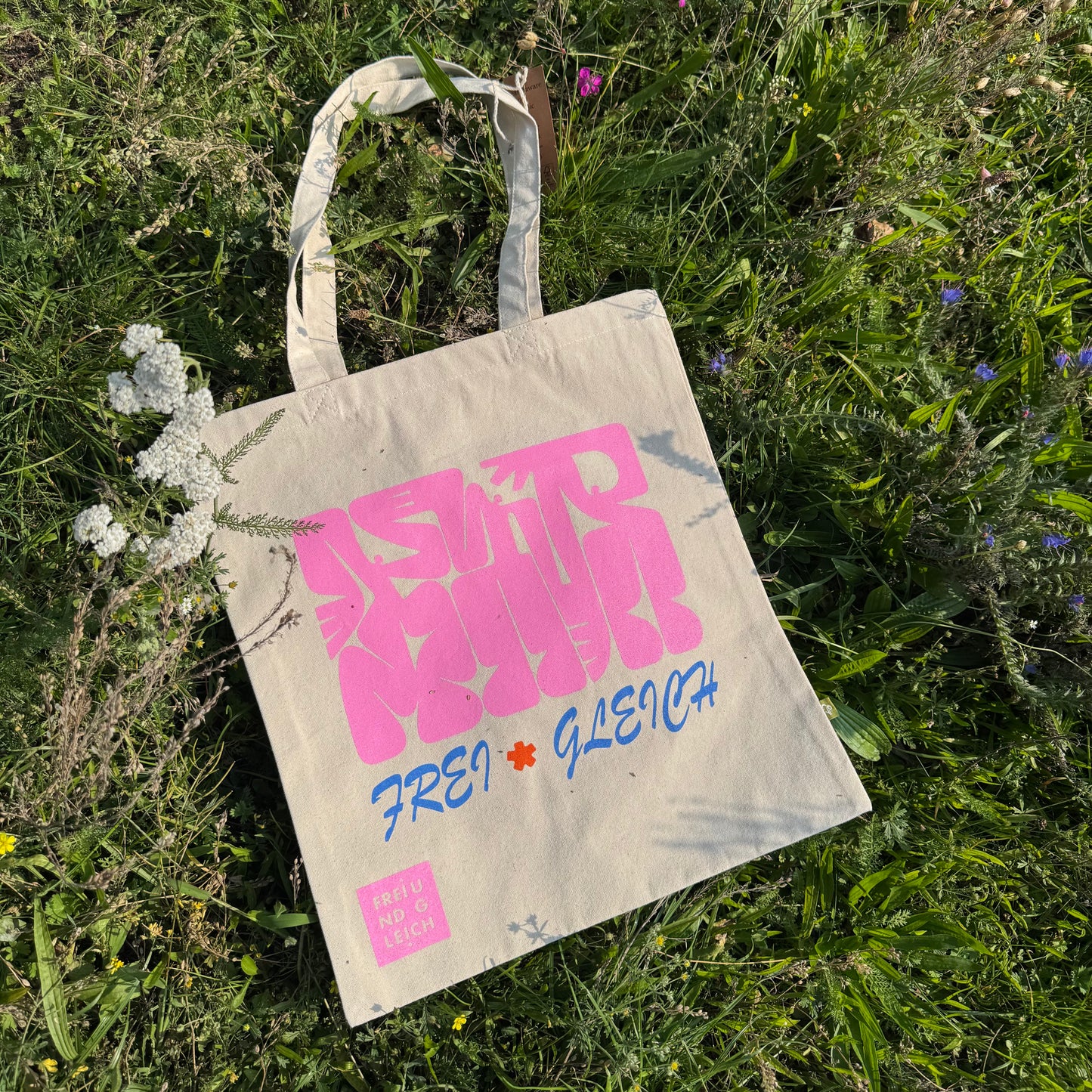 Jutebeutel "Frei und Gleich" by Gabriel Holzner aus Bio-Baumwolle