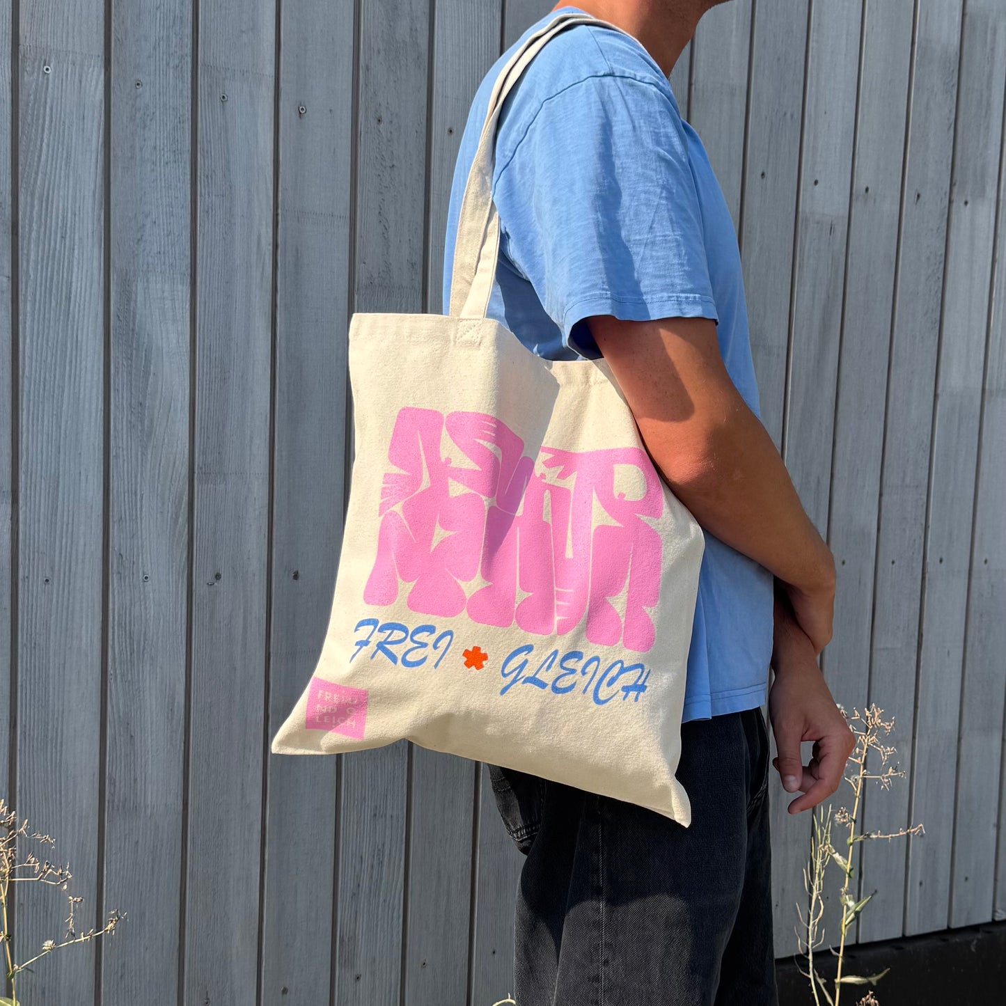 Jutebeutel "Frei und Gleich" by Gabriel Holzner aus Bio-Baumwolle